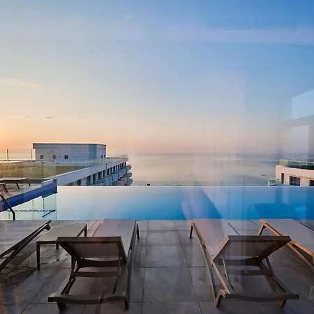 Apartment Sea Side In Infinity Pool *