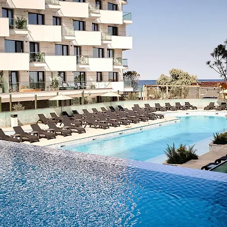 Apartment Sea Side In Infinity Pool